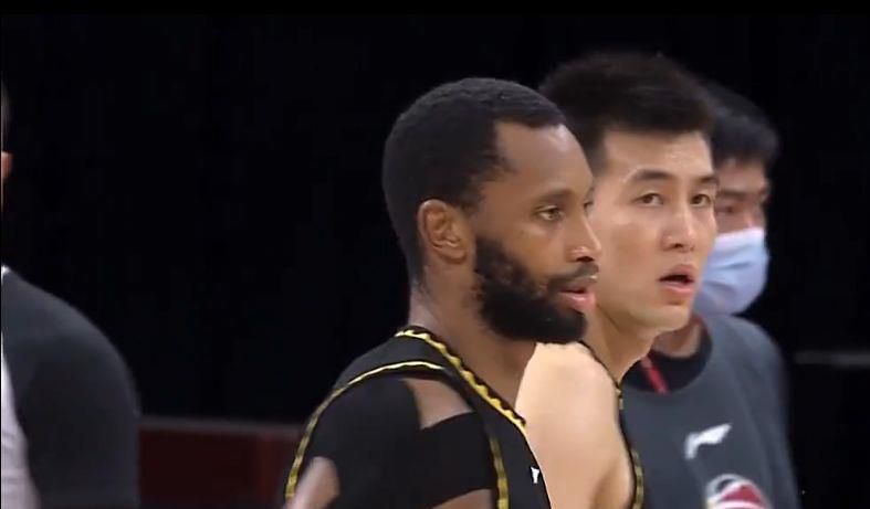 同为香港娱乐圈的风云人物，郑秀文、梁咏琪、赵雅芝也与梅艳芳有着千丝万缕的关系